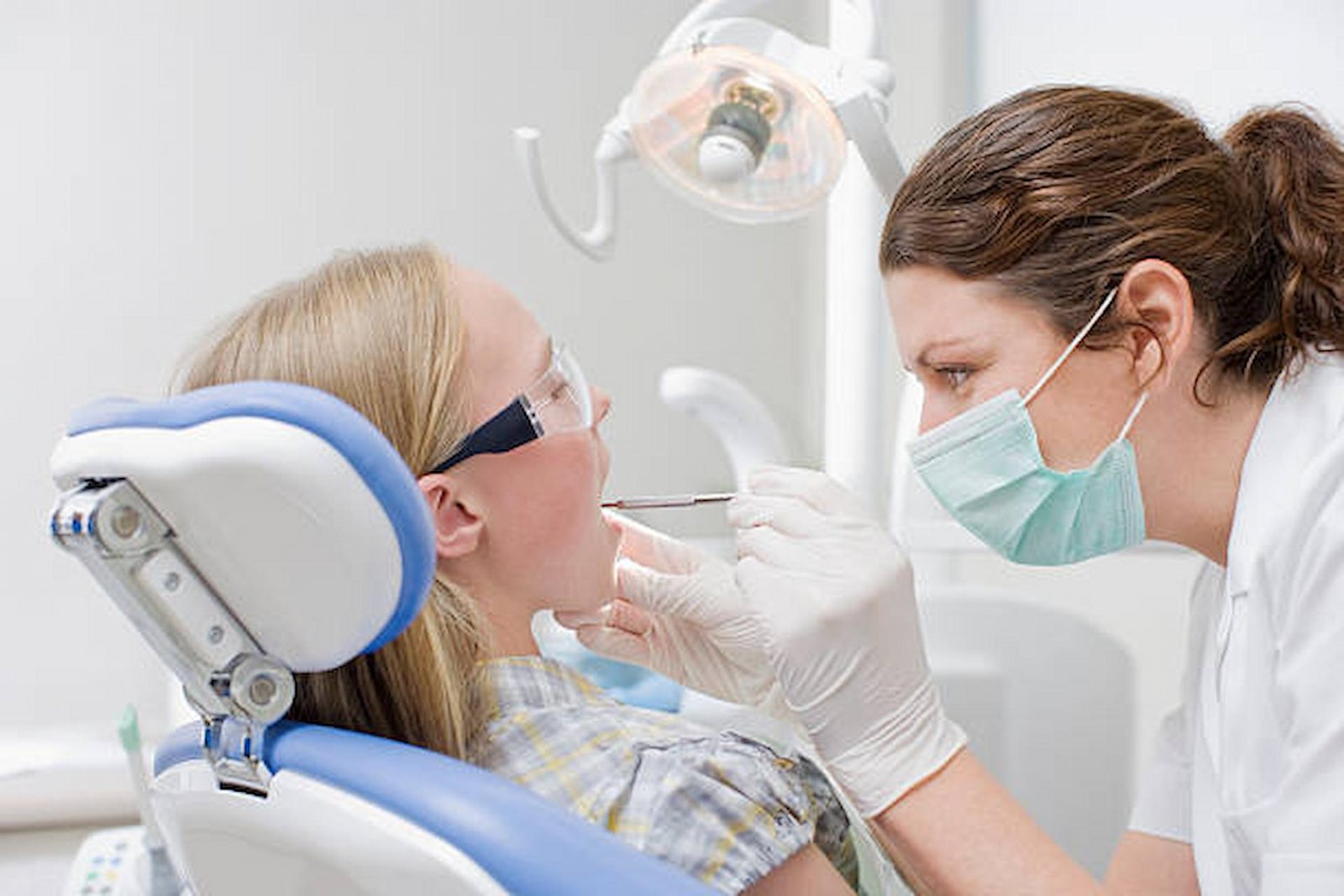 A Good Dentist Helps To Maintain Strong Oral Health