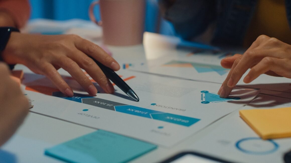 Effective Business Strategies to Stay Competitive in a Dynamic Market